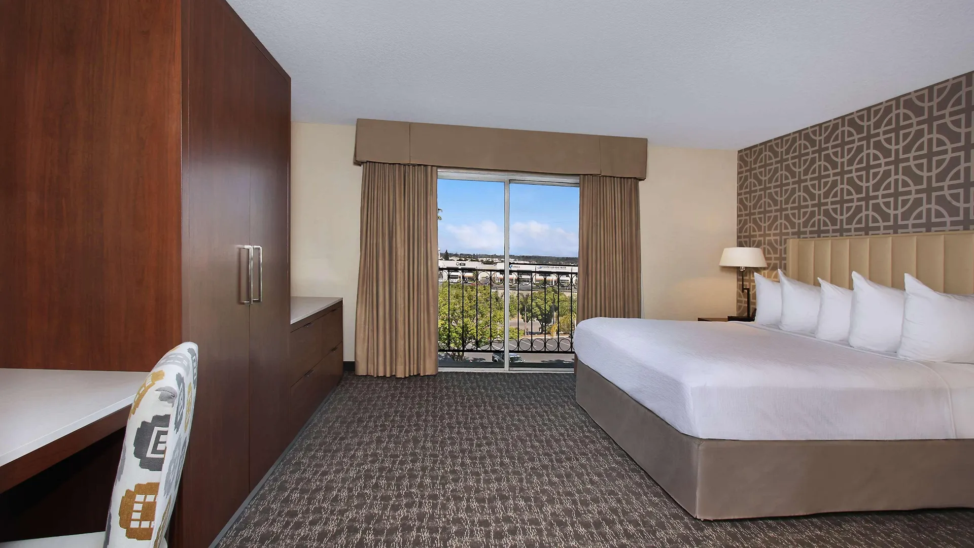 Embassy Suites By Hilton Anaheim North